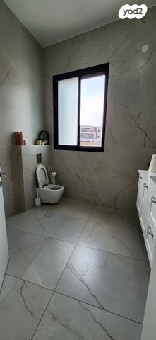 דו משפחתי, גדרה