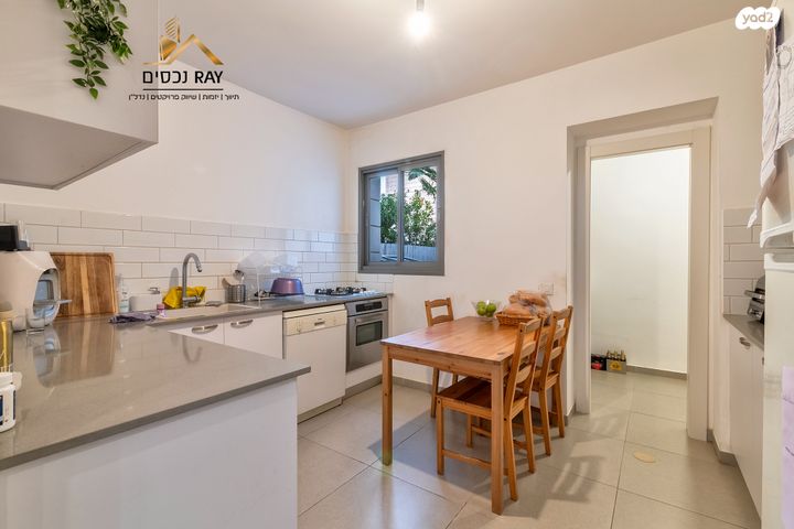 דירת גן, שדרות הרצל, נאות שמיר, יבנה