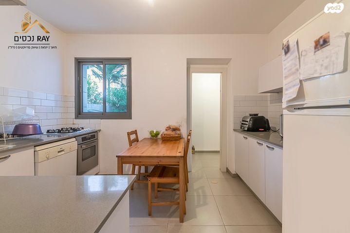 דירת גן, שדרות הרצל, נאות שמיר, יבנה