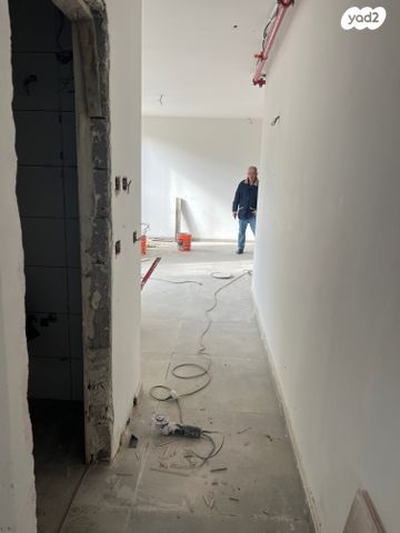 דירה, שיבת ציון 52, העיר התחתית, ואדי סאליב, חיפה