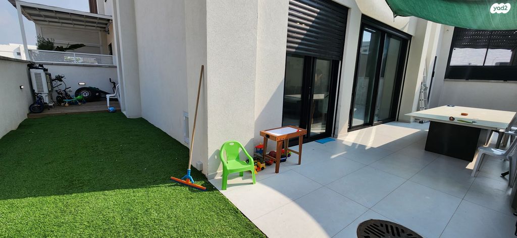 דו משפחתי, גדרה