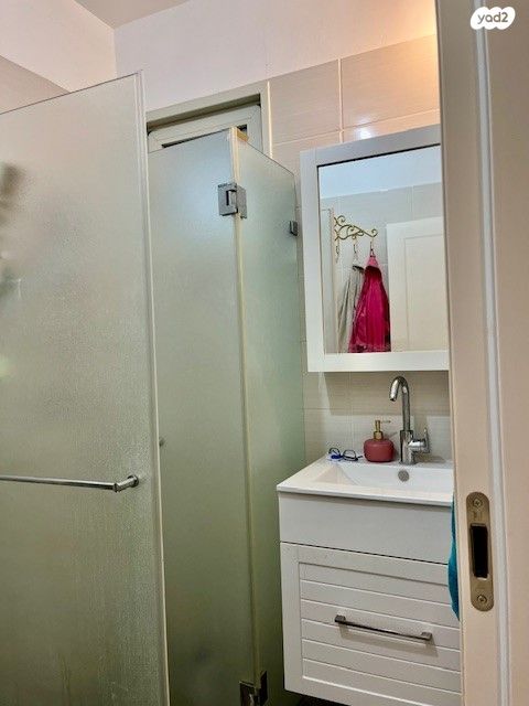 דירה, עבר הירדן, קרית אונו