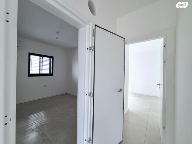 דירה, אורי אלמוג, קרית רבין, חולון