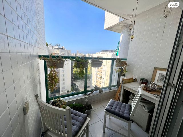 גג/ פנטהאוז, צלילי חנינא 8, ניר אביב, תל אביב יפו