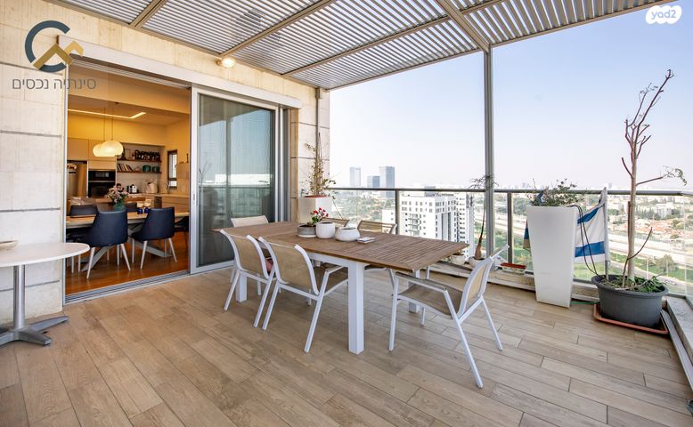 גג/ פנטהאוז, מתחם 1200, הוד השרון