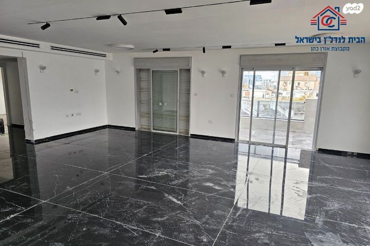 גג/ פנטהאוז, הר הצופים, חולון