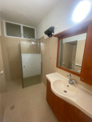 דירה, יעקב 38, ג' / מרכז מזרח העיר, רחובות