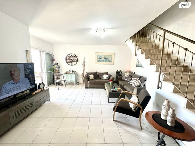 צלילי חנינא 8