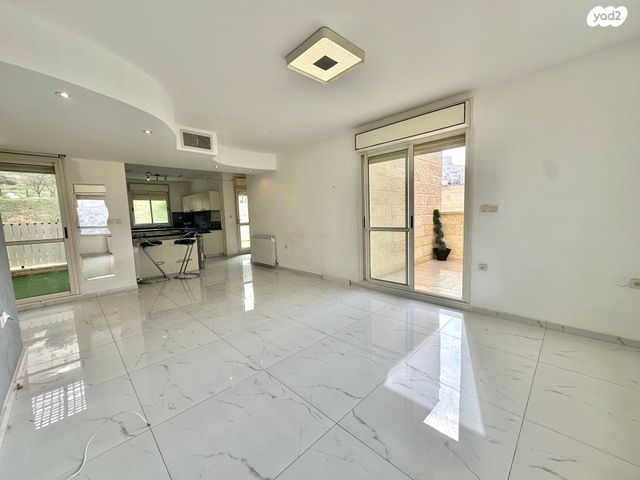 הרב אריה בינה 