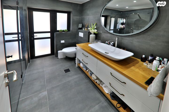 גג/ פנטהאוז, השיקמה, מרכז העיר, סביניה, הוותיקה, קרית ביאליק