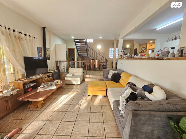 בית פרטי/ קוטג', שניר, שבעת המינים, כפר ורדים