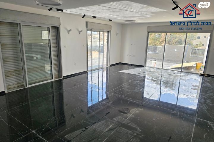 גג/ פנטהאוז, הר הצופים, חולון