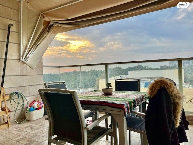 דירה, עבר הירדן, קרית אונו