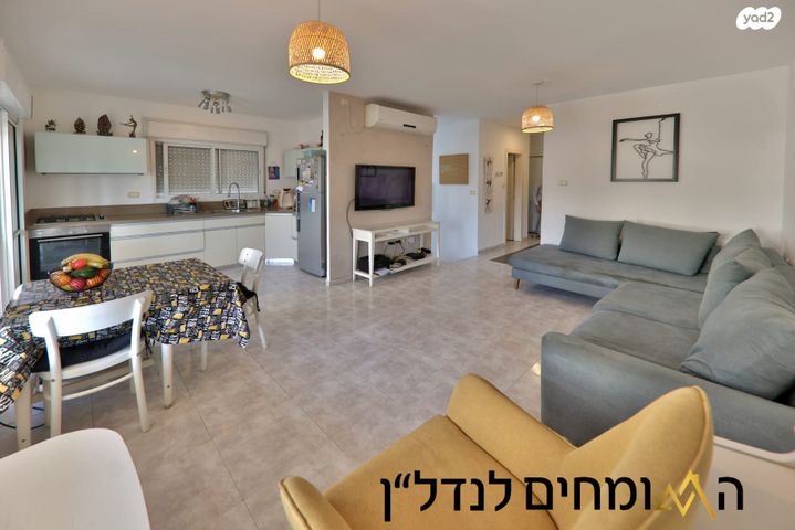 חומה ומגדל 