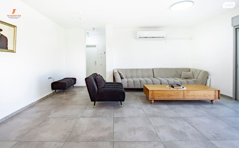 אדמונד סחייק 