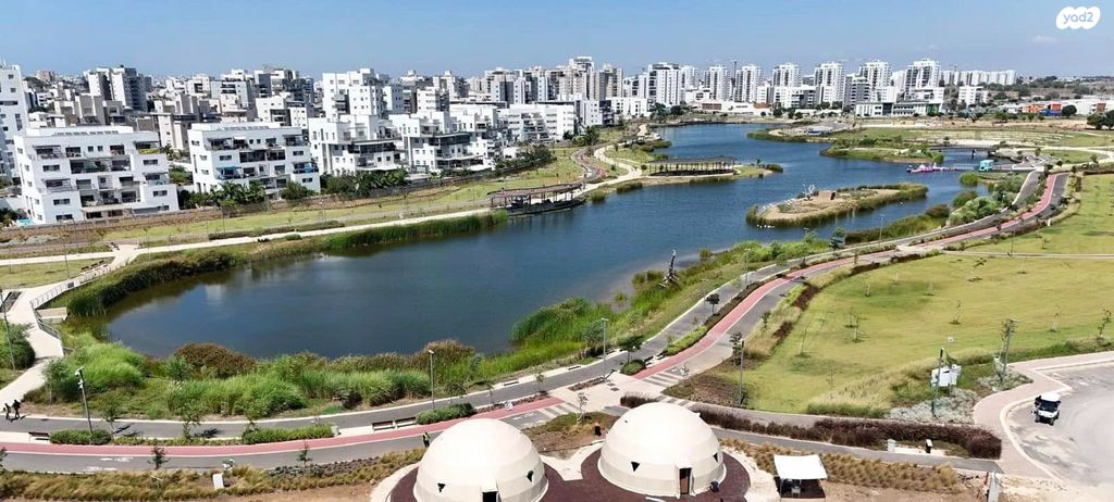 שקמים ואגמים