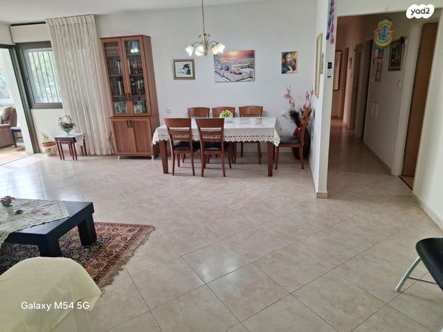 דירה, הרצליה