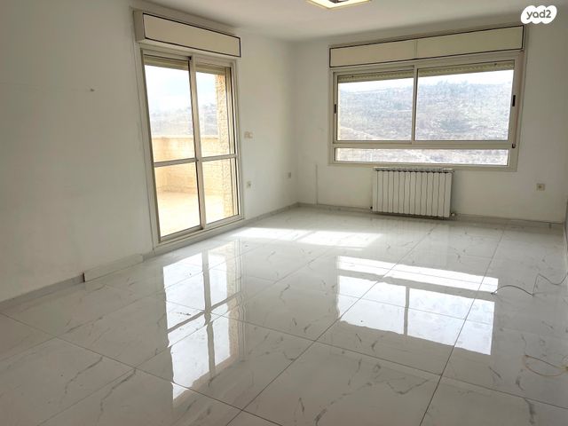 גג/ פנטהאוז, הרב אריה בינה, חומת שמואל, הר חומה, ירושלים