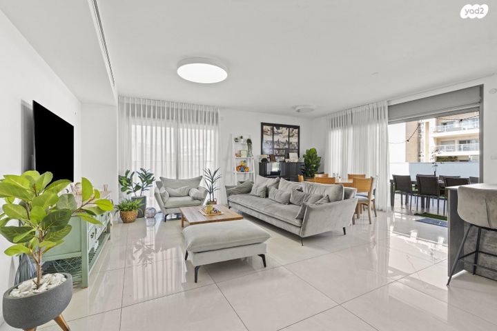 גג/ פנטהאוז, רחובות המדע, רחובות