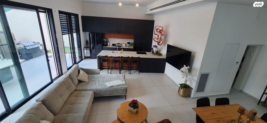 דו משפחתי, גדרה