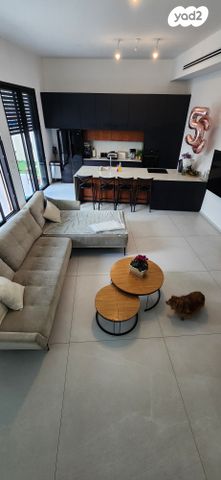 דו משפחתי, גדרה