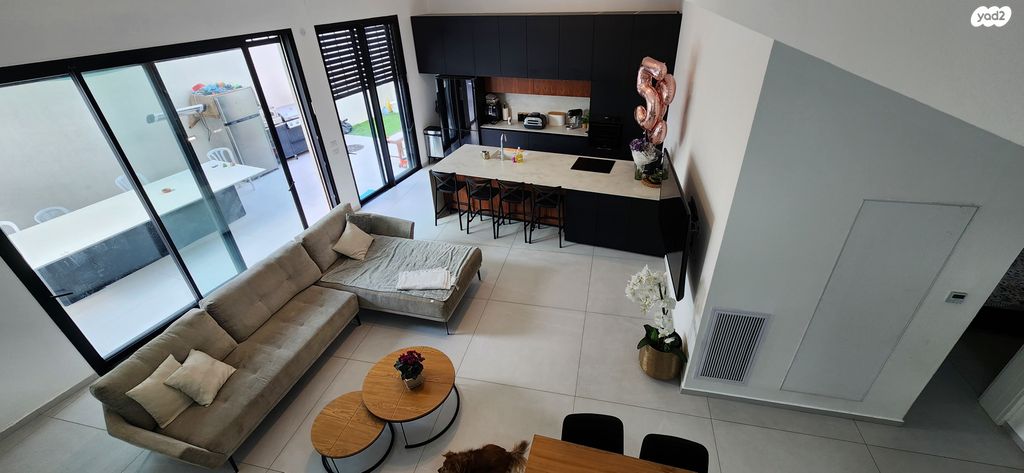 דו משפחתי, גדרה