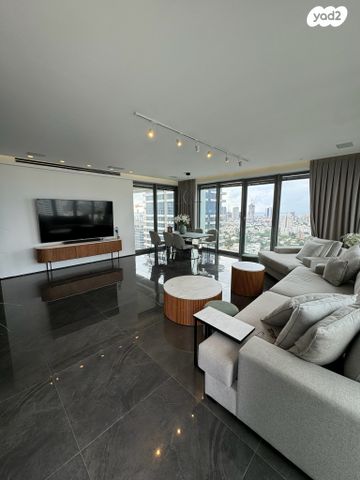 דירה, ניסים אלוני, צמרות איילון, פארק צמרת, תל אביב יפו