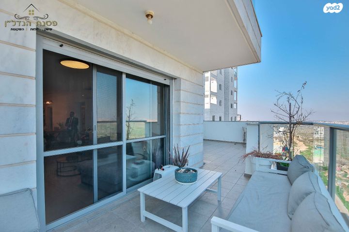 דירה, אליהו הנביא, פסגות אפק, ראש העין