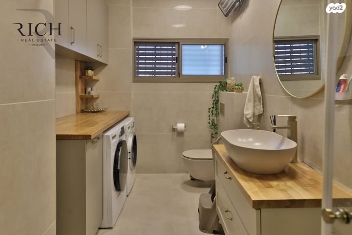 דו משפחתי, לוי אשכול, כהן, טירת כרמל