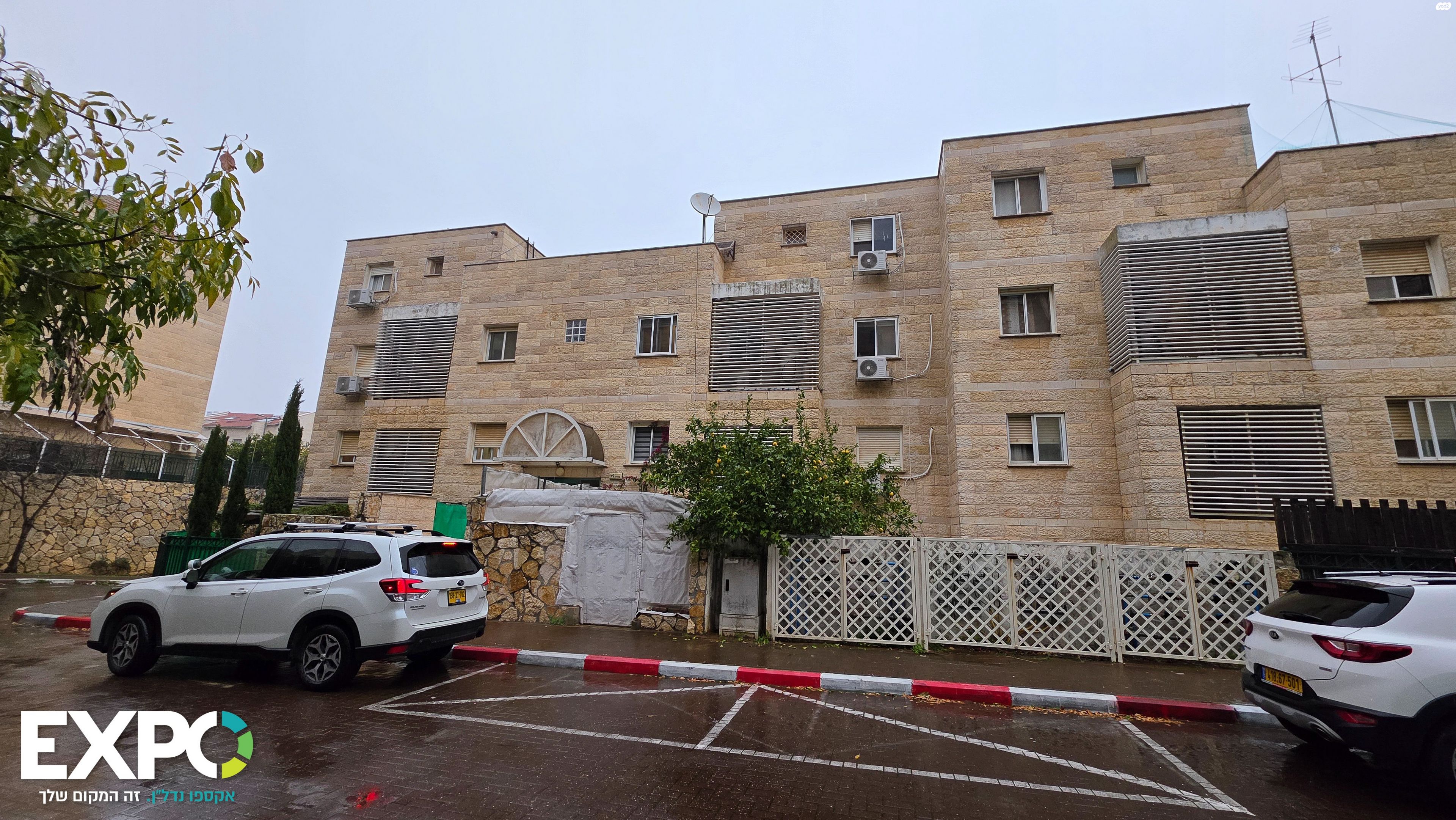 מוריה 9
