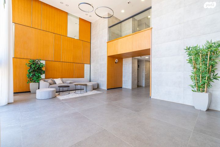 דירה, עמירם, פרדס חנה כרכור