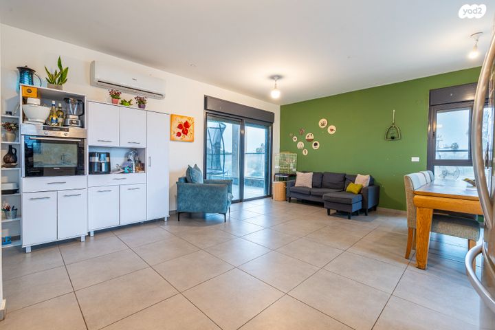 דירה, עמירם, פרדס חנה כרכור