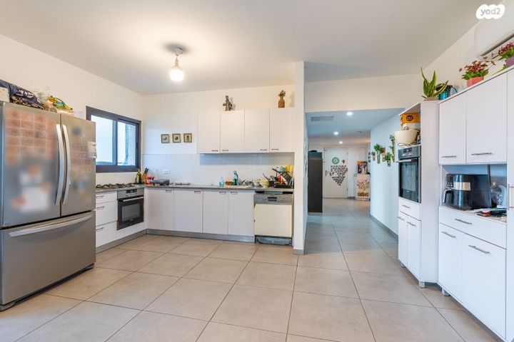 דירה, עמירם, פרדס חנה כרכור