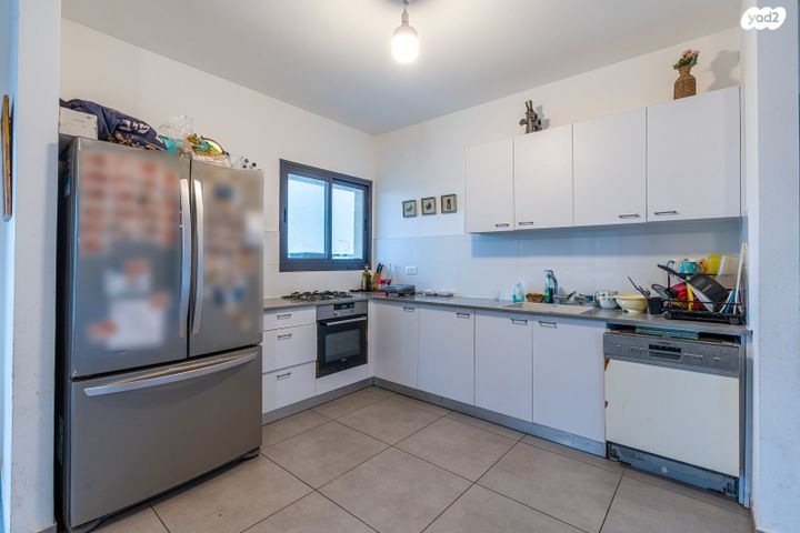 דירה, עמירם, פרדס חנה כרכור