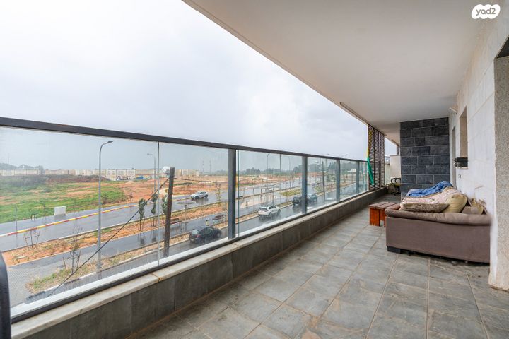 דירה, עמירם, פרדס חנה כרכור