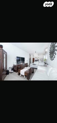 דירה, אוסישקין 4, דרום מערב ותיק, בת ים