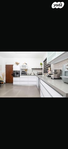 דירה, אוסישקין 4, דרום מערב ותיק, בת ים