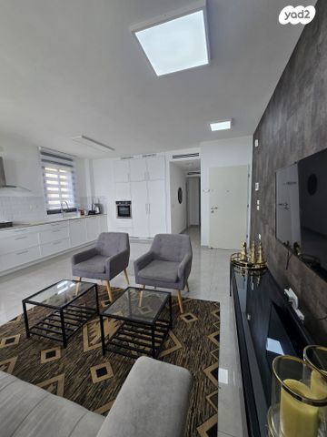 דירה, דרך בן גוריון, בת ים