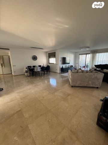 גג/ פנטהאוז, יצחק רבין, קרית אונו