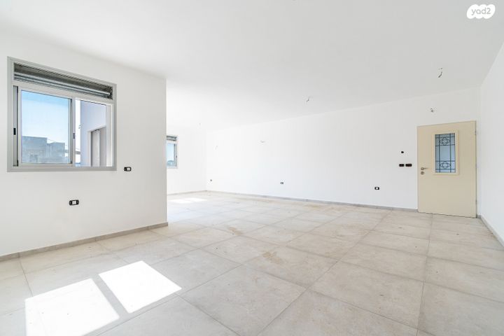 דירה, אור עקיבא