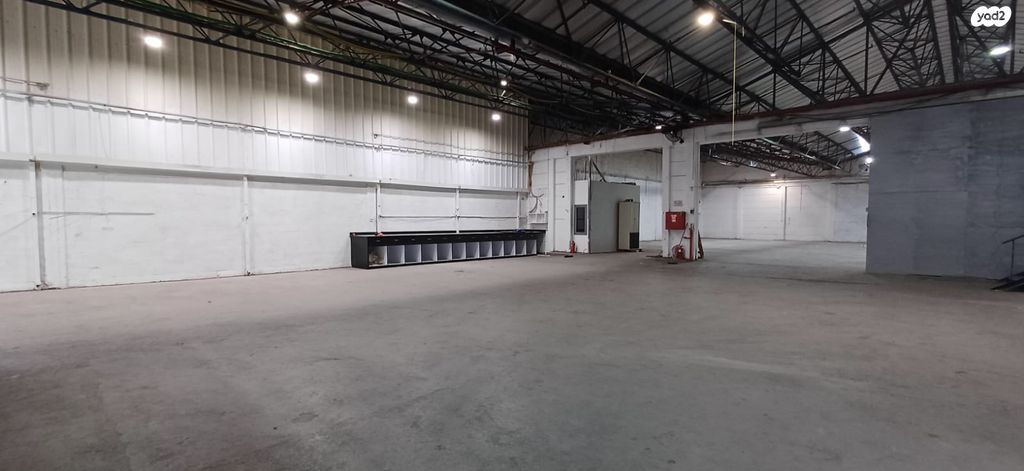 מחסנים, קרית ביאליק