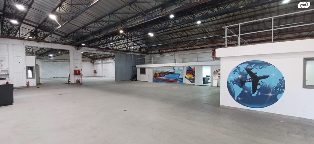 מחסנים, קרית ביאליק