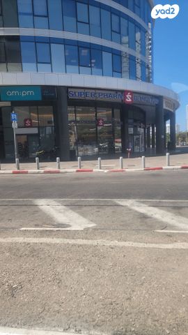 חנויות/ שטח מסחרי