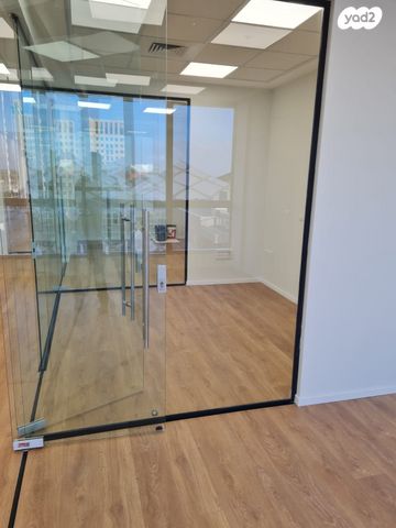 משרדים, התדהר, אזור תעשייה קרית אתגרים, רעננה