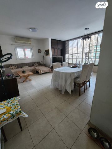 דירה, ארלוזורוב 52, שכונת חשמונאים, מרכז העיר א, רמת גן