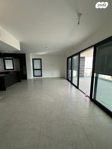 דירה, דרך זאב ז'בוטינסקי, בורסה, רמת גן