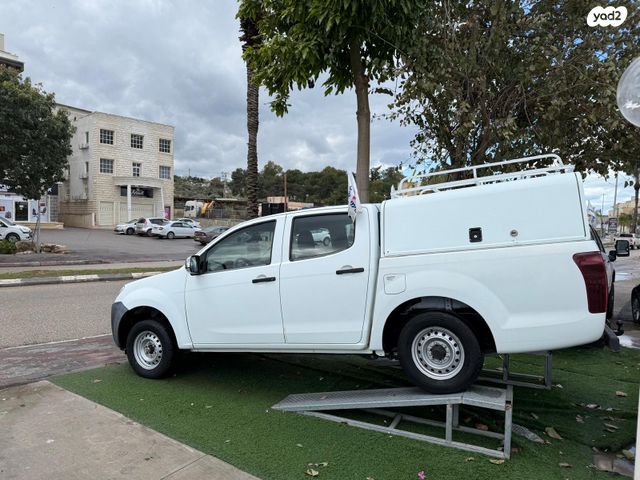 איסוזו די-מקס