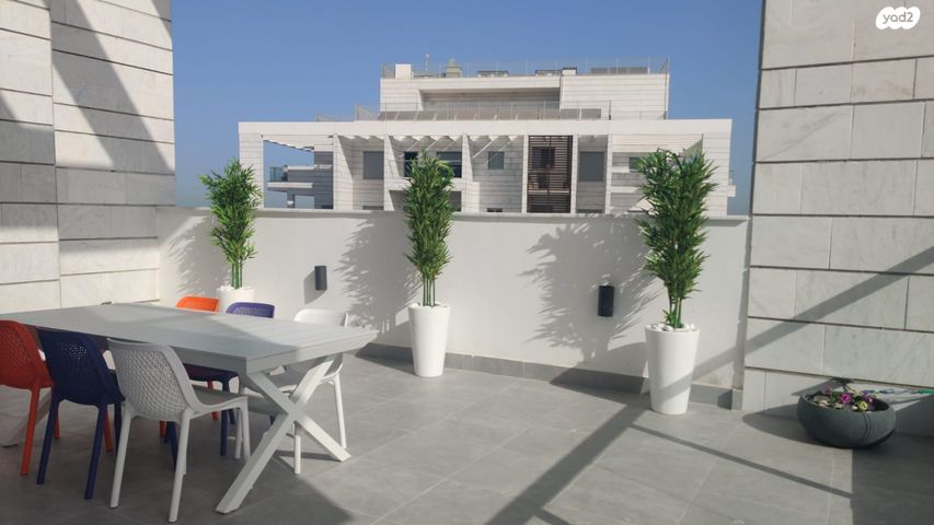 גג/ פנטהאוז, חרמון 16, נאות שז"ר, יבנה