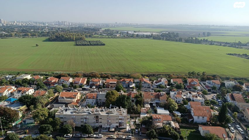 חרמון 16