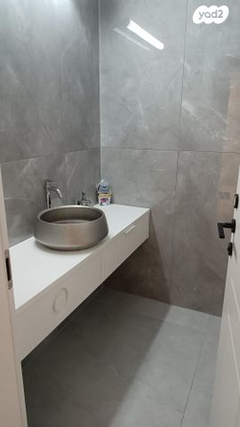 גג/ פנטהאוז, חרמון 16, נאות שז"ר, יבנה